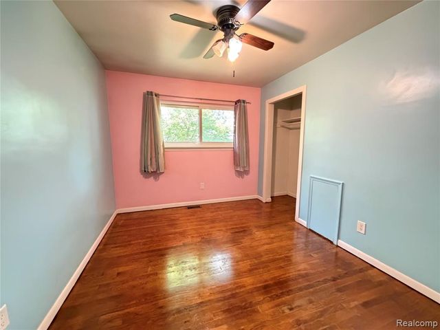 1861 Grange Road, Trenton, MI 48183