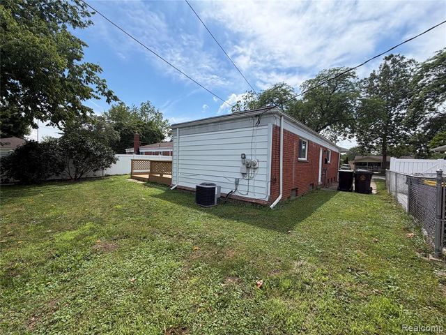 1861 Grange Road, Trenton, MI 48183