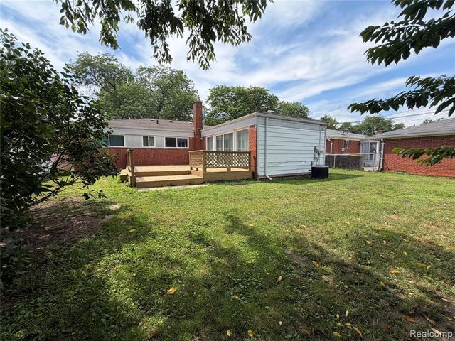 1861 Grange Road, Trenton, MI 48183