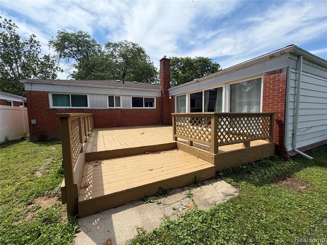 1861 Grange Road, Trenton, MI 48183