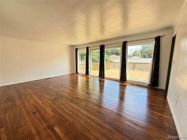 1861 Grange Road, Trenton, MI 48183