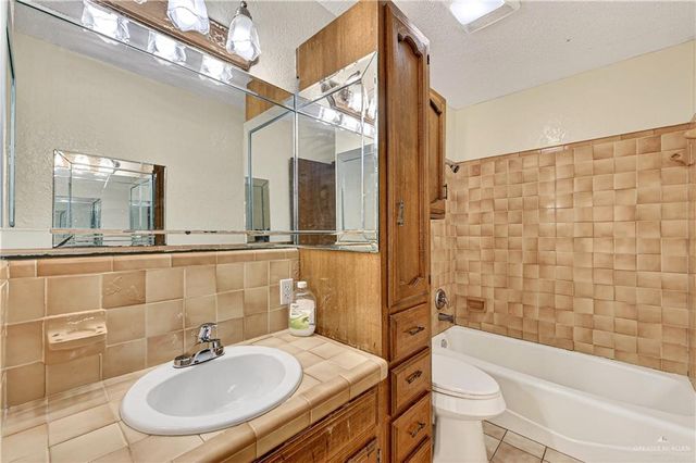 1005 Hollyfield Street, Mission, TX 78572