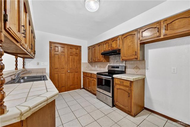 1005 Hollyfield Street, Mission, TX 78572