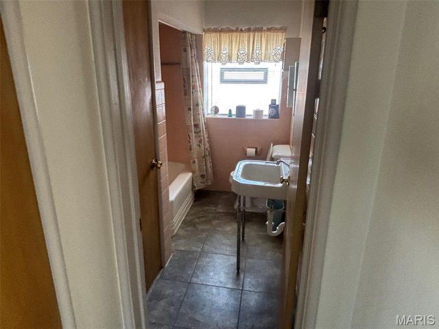 6414 Center Court, St Louis, MO 63116