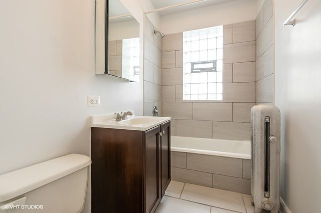 4422 N Saint Louis Avenue 3A, Chicago, IL 60625