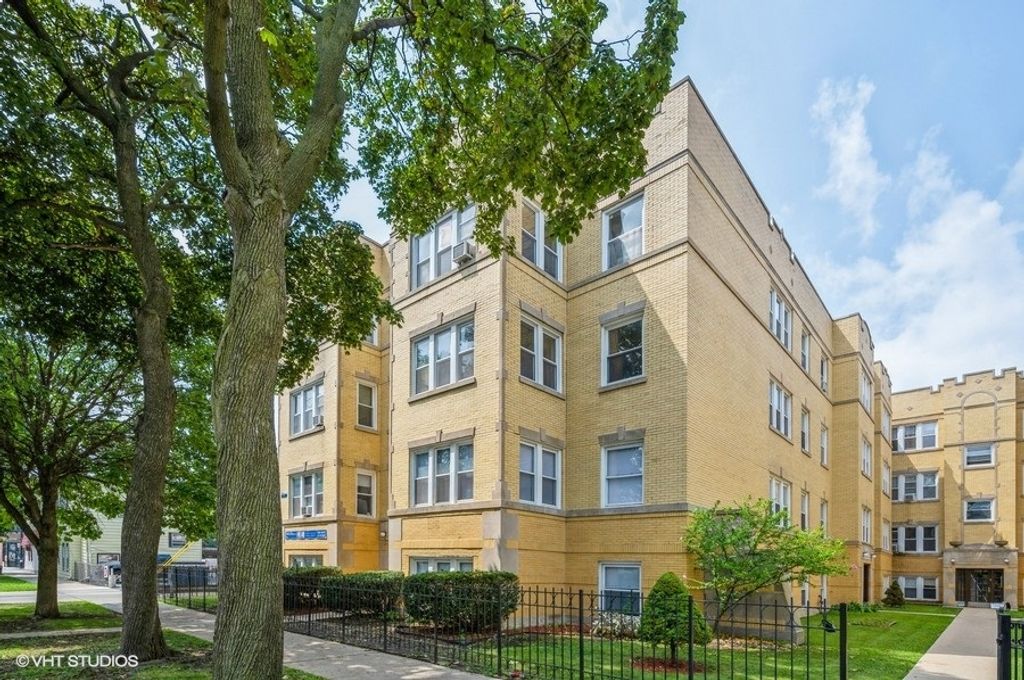 4422 N Saint Louis Avenue 3A, Chicago, IL 60625