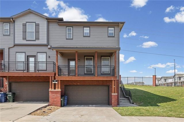 5245 Overland Drive B27, Lawrence, KS 66049