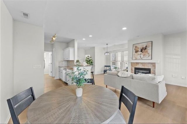 5245 Overland Drive B27, Lawrence, KS 66049