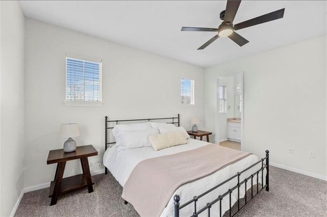 5245 Overland Drive B27, Lawrence, KS 66049