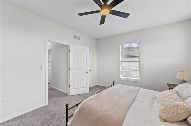 5245 Overland Drive B27, Lawrence, KS 66049