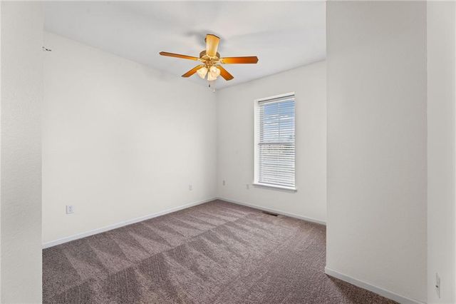 5245 Overland Drive B27, Lawrence, KS 66049