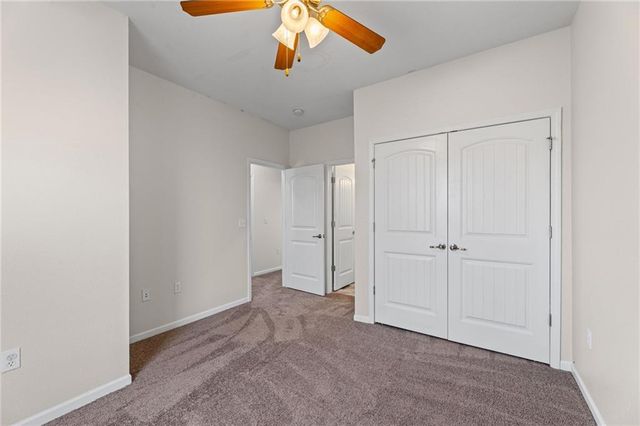 5245 Overland Drive B27, Lawrence, KS 66049