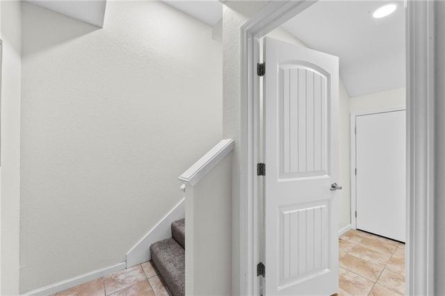 5245 Overland Drive B27, Lawrence, KS 66049