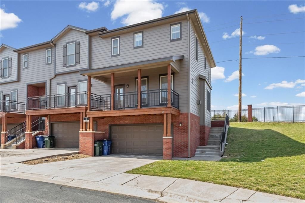 5245 Overland Drive B27, Lawrence, KS 66049