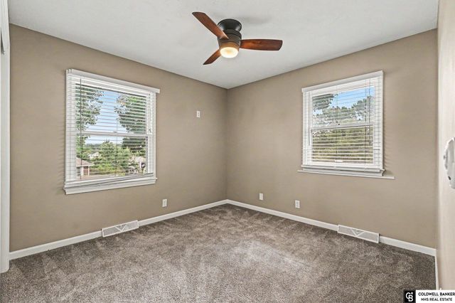 16419 Pierce Street, Omaha, NE 68130