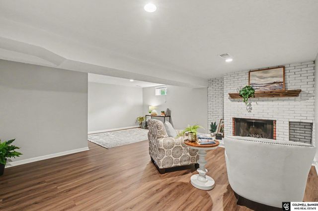 16419 Pierce Street, Omaha, NE 68130