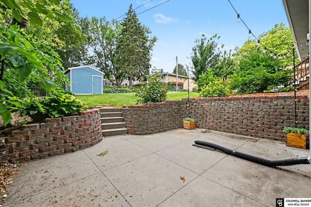 16419 Pierce Street, Omaha, NE 68130