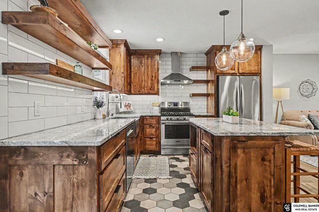 16419 Pierce Street, Omaha, NE 68130