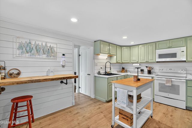 22 New York 423, Stillwater, NY 12170