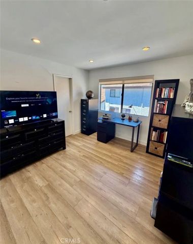 21545 Erwin 105, Woodland Hills, CA 91367
