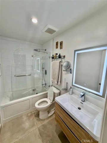 21545 Erwin 105, Woodland Hills, CA 91367