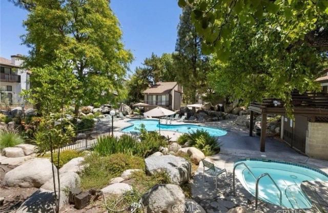 21545 Erwin 105, Woodland Hills, CA 91367