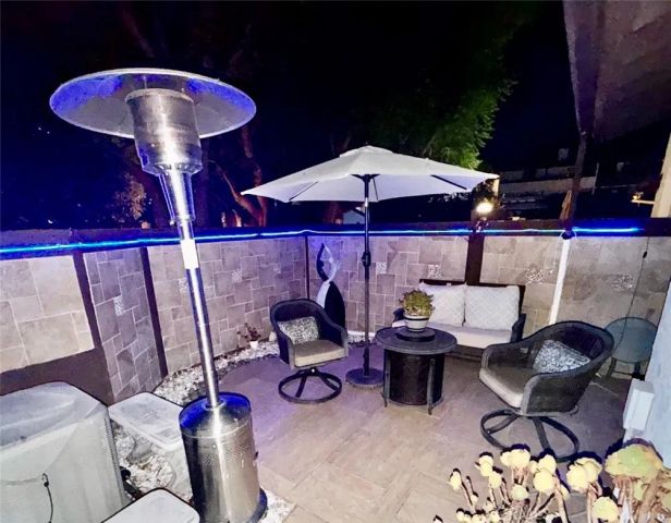 21545 Erwin 105, Woodland Hills, CA 91367