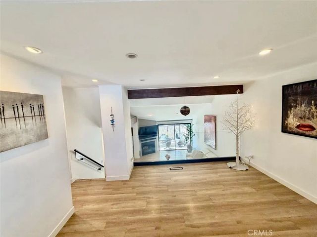 21545 Erwin 105, Woodland Hills, CA 91367