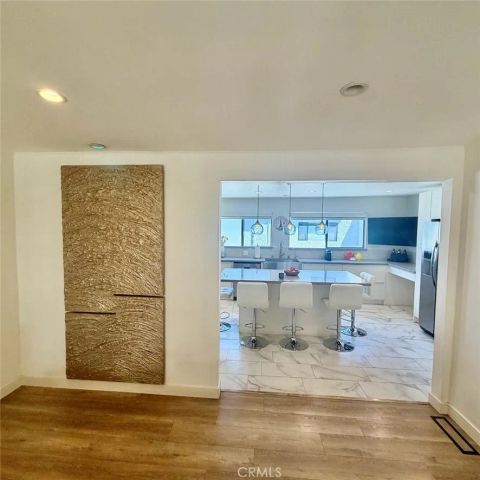 21545 Erwin 105, Woodland Hills, CA 91367