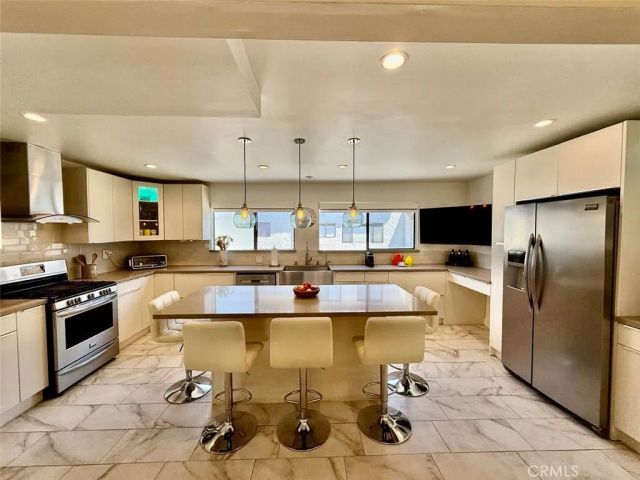 21545 Erwin 105, Woodland Hills, CA 91367