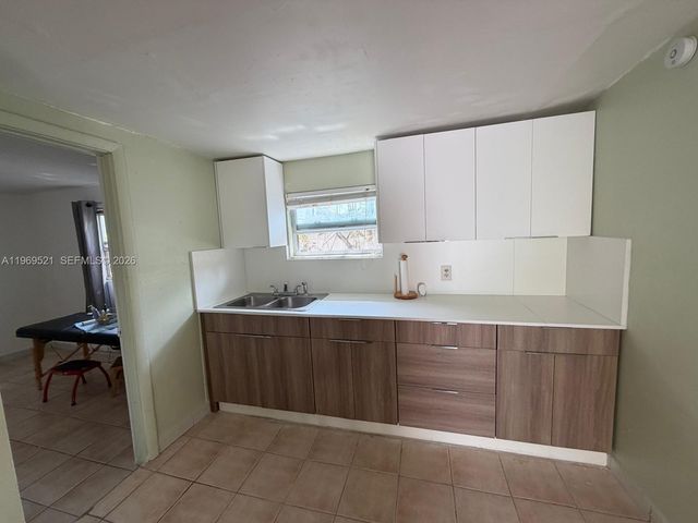 9770 SW 47th St 2, Miami, FL 33165