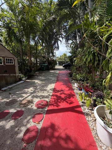 9770 SW 47th St 2, Miami, FL 33165