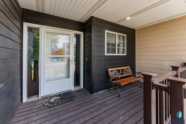 1516 N Maynard Ln Lane, Sioux Falls, SD 57110