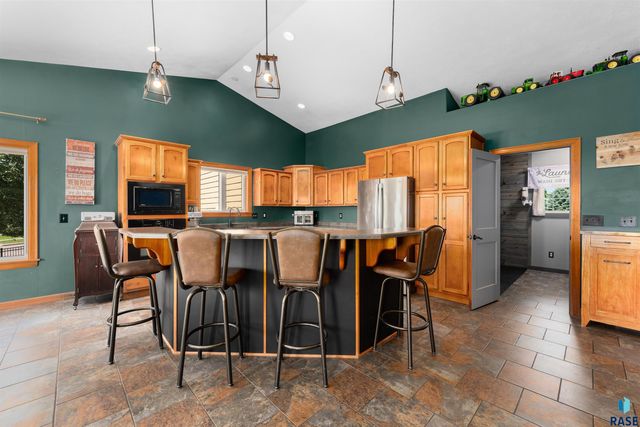 1516 N Maynard Ln Lane, Sioux Falls, SD 57110