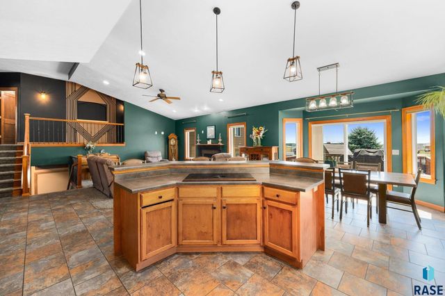 1516 N Maynard Ln Lane, Sioux Falls, SD 57110