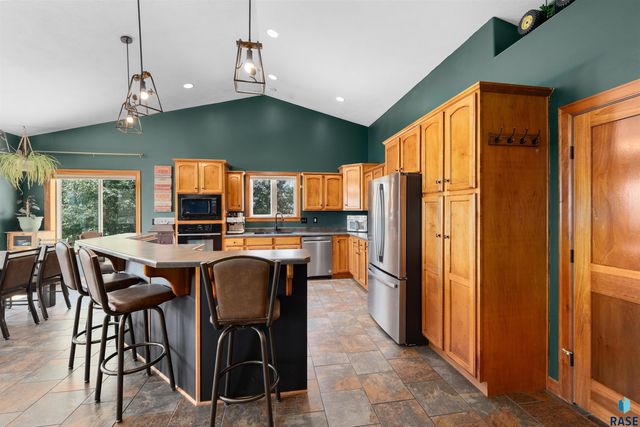 1516 N Maynard Ln Lane, Sioux Falls, SD 57110