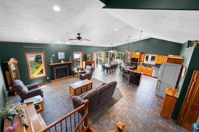 1516 N Maynard Ln Lane, Sioux Falls, SD 57110