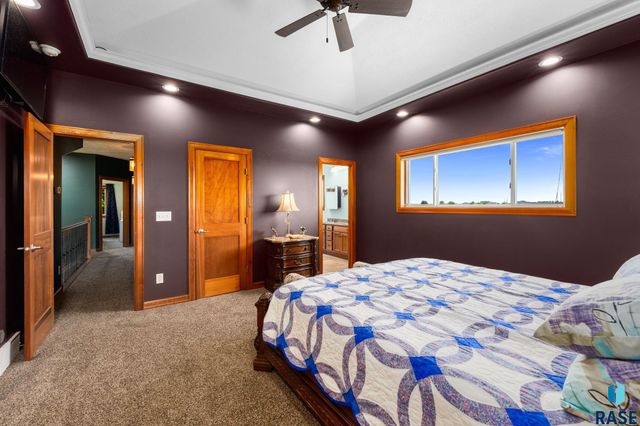 1516 N Maynard Ln Lane, Sioux Falls, SD 57110