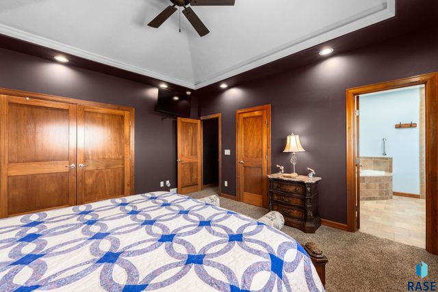 1516 N Maynard Ln Lane, Sioux Falls, SD 57110