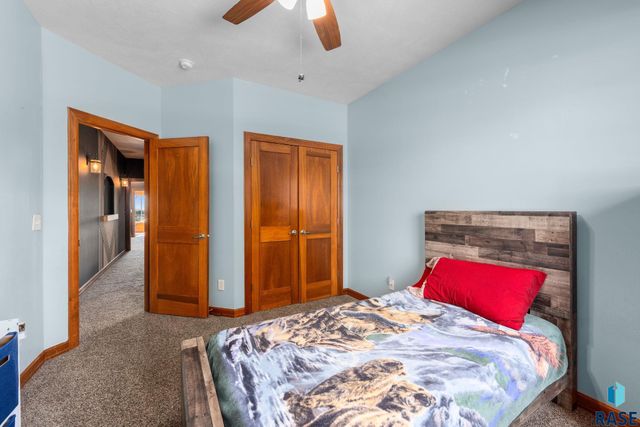 1516 N Maynard Ln Lane, Sioux Falls, SD 57110