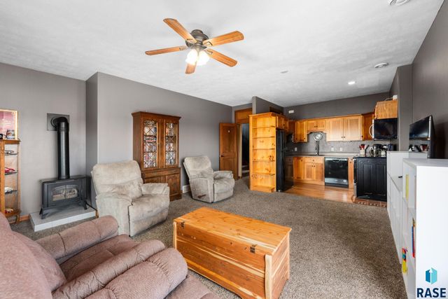 1516 N Maynard Ln Lane, Sioux Falls, SD 57110