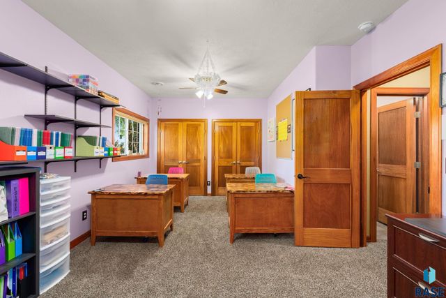 1516 N Maynard Ln Lane, Sioux Falls, SD 57110