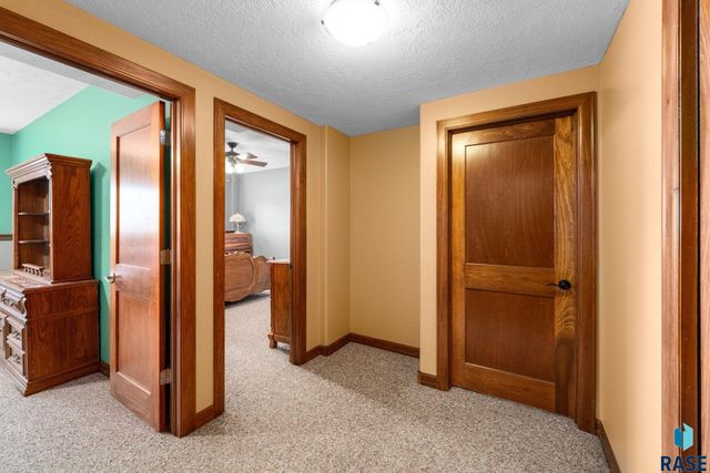 1516 N Maynard Ln Lane, Sioux Falls, SD 57110