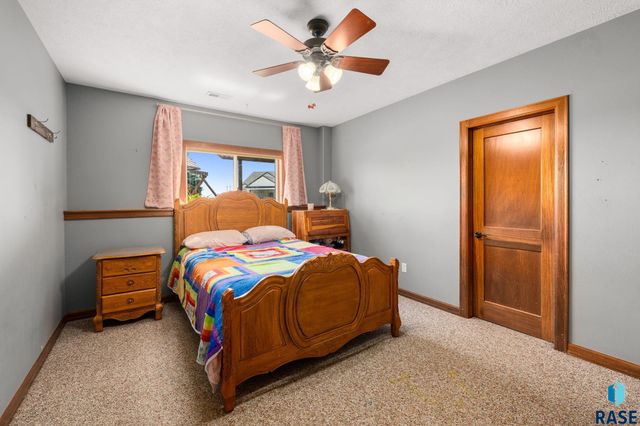 1516 N Maynard Ln Lane, Sioux Falls, SD 57110