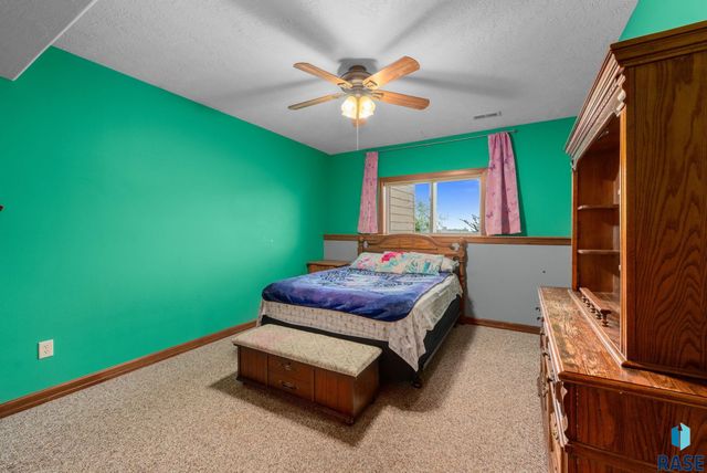 1516 N Maynard Ln Lane, Sioux Falls, SD 57110