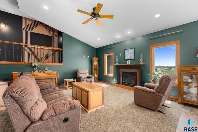 1516 N Maynard Ln Lane, Sioux Falls, SD 57110