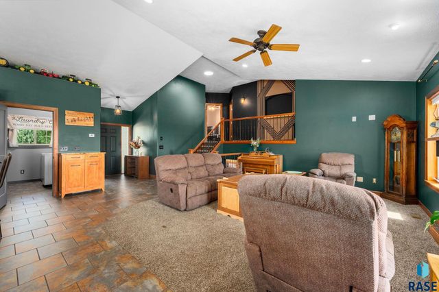 1516 N Maynard Ln Lane, Sioux Falls, SD 57110