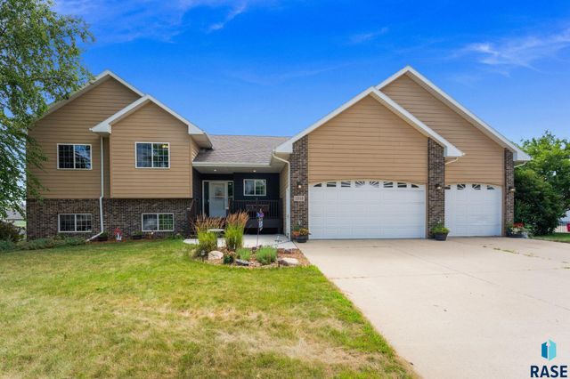 1516 N Maynard Ln Lane, Sioux Falls, SD 57110