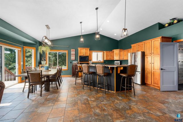 1516 N Maynard Ln Lane, Sioux Falls, SD 57110