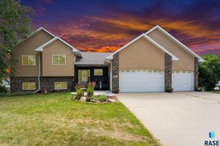 1516 N Maynard Ln Lane, Sioux Falls, SD 57110